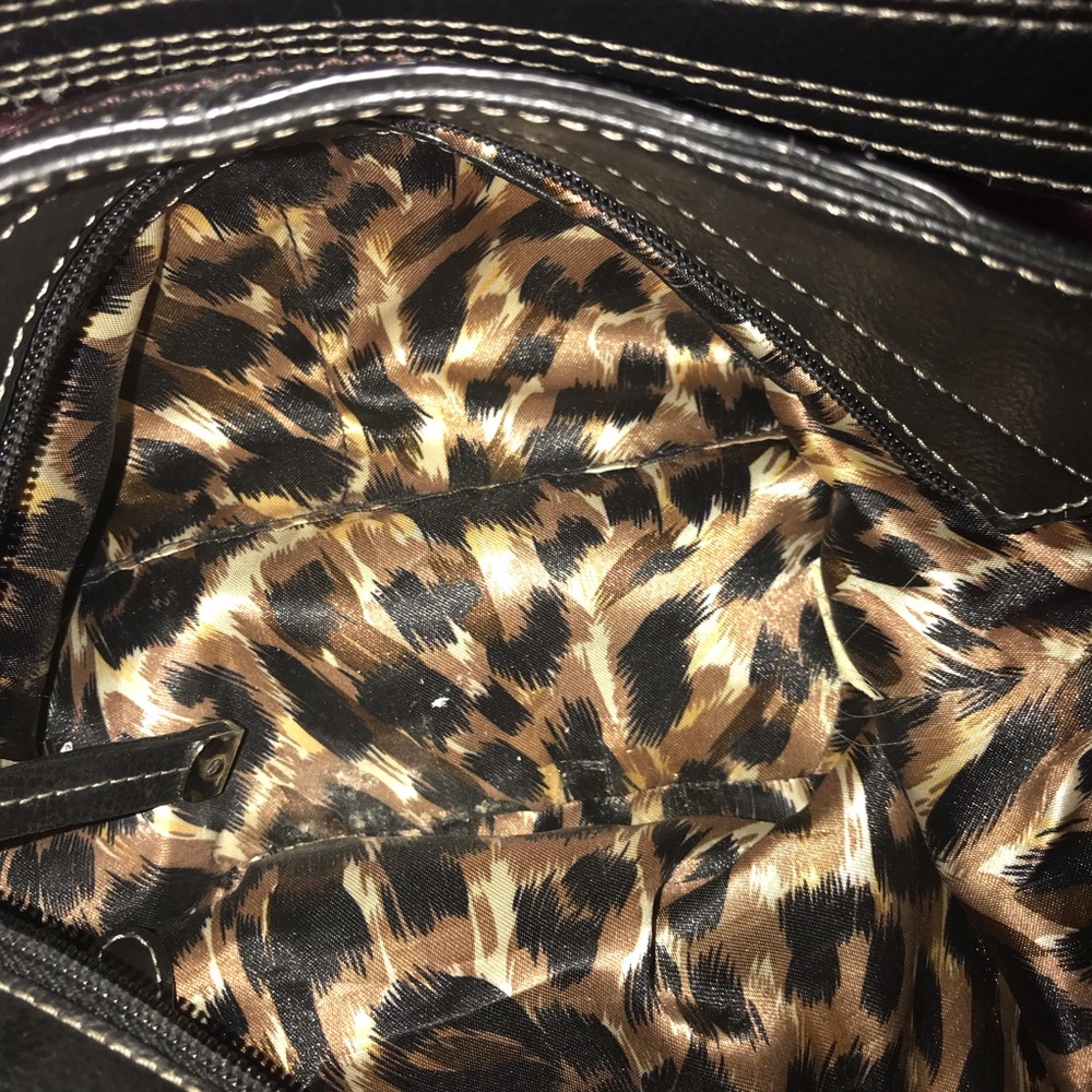 Gently used hobo bag. - Picture 3 of 5